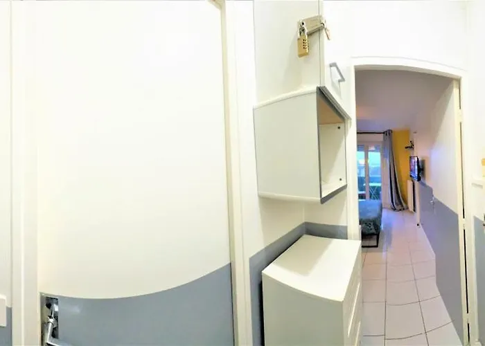 Avec Balcon Proche Gare アパート ムラン